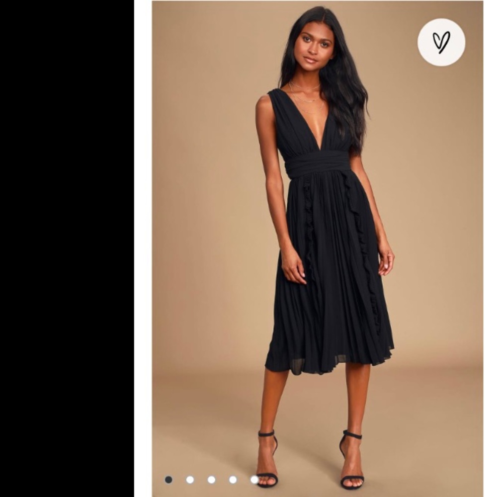 Lulu’s “Perfect Storm Black Pleated Midi Dress” size Small